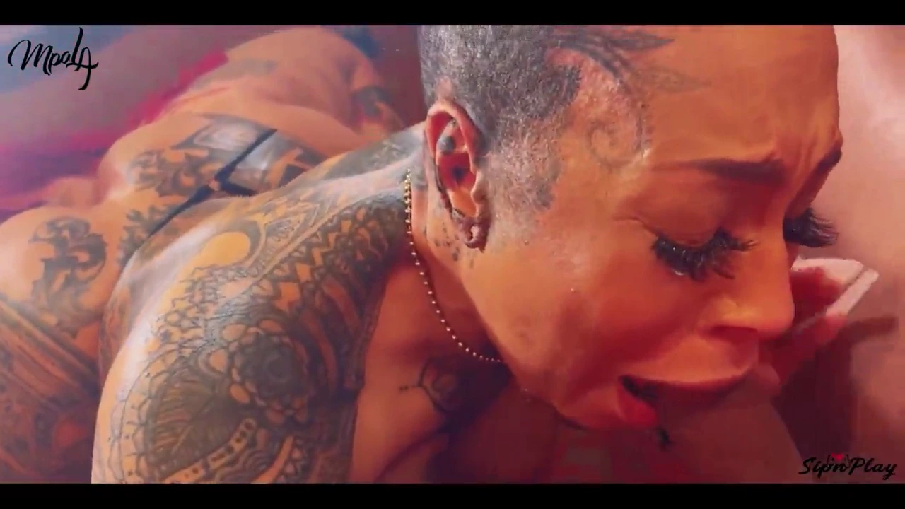Hawk Tuah's oral skills on point in interracial double blowjob porn video