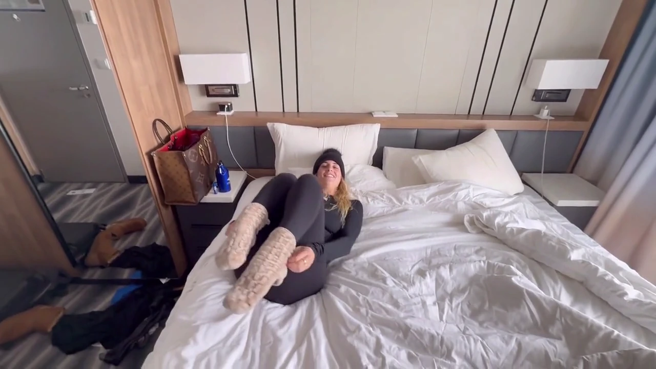 Big tits homemade brunette gets mouthful of cum on cruise porn video