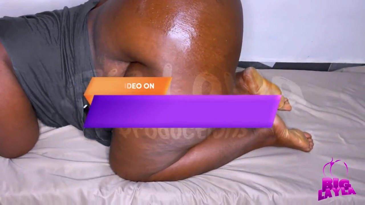 Boss's fat dick makes ebony employee squirt porn video